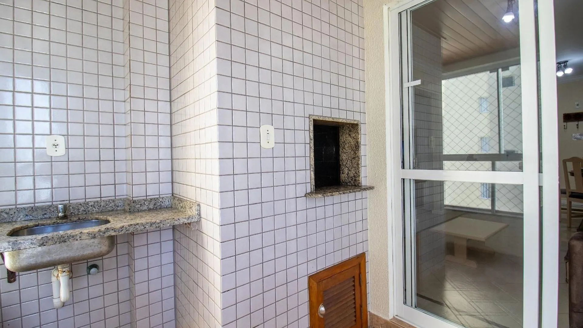 Mrf74 - Churrasqueira, Quadra Mar, Garagem, 2 Dorm Balneário Camboriú 0*,