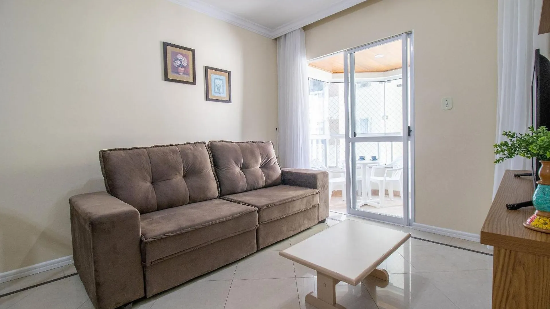 Mrf74 - Churrasqueira, Quadra Mar, Garagem, 2 Dorm Balneário Camboriú