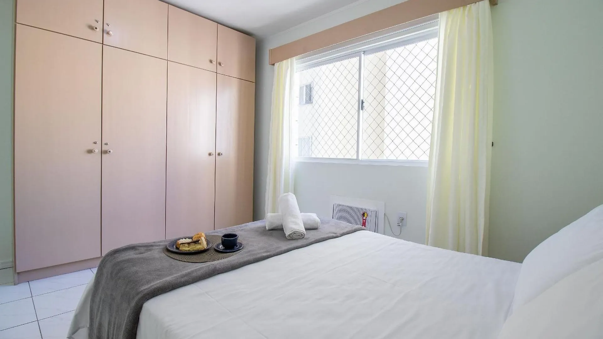 Mrf74 - Churrasqueira, Quadra Mar, Garagem, 2 Dorm Balneário Camboriú